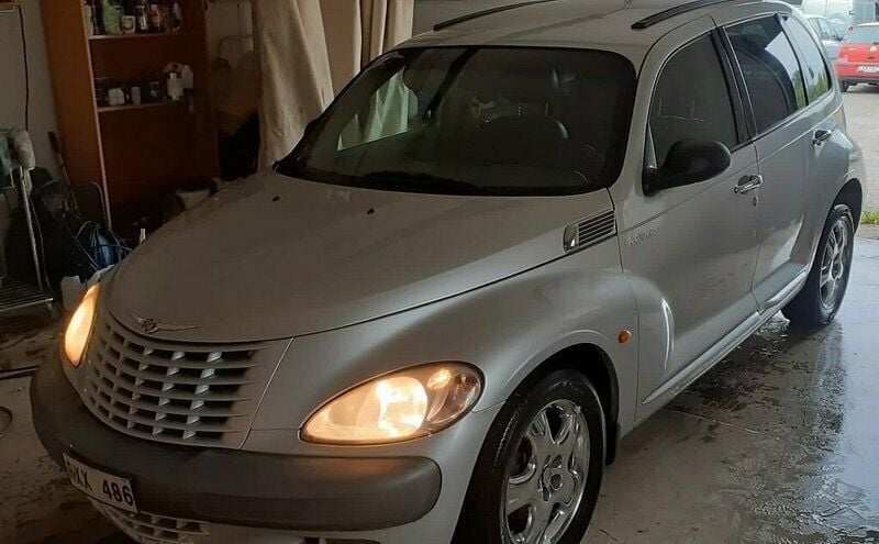Ljusgrå Begagnad 2000 Chrysler PT Cruiser Halvkombi | 10 000 kr - Bild 1/4