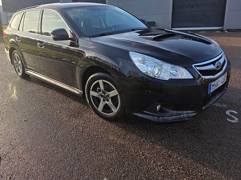 Begagnad 2012 Subaru Legacy Kombi | 38 999 kr (Marknadspris) - Bild 1/4