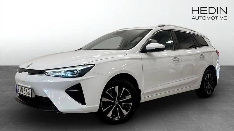 Vit (white) Begagnad 2022 MG MG5 EV Comfort Kombi | 209 900 kr - Bild 1/4