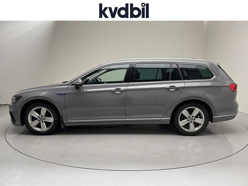 Begagnad VW Passat GTE 218 HK (160 kW) 2022 Grå Kombi