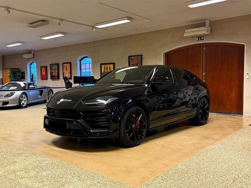 Begagnad Lamborghini Urus 650 HK (478 kW) 2021 Svart SUV