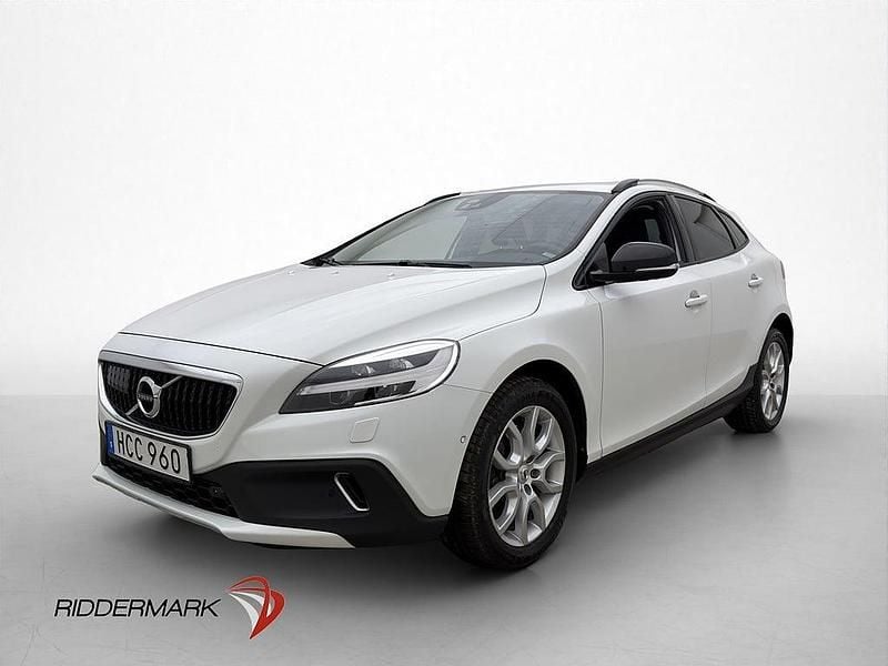 Begagnad Volvo V40 CC Summum 152 HK (111 kW) 2017 Vit Kombi
