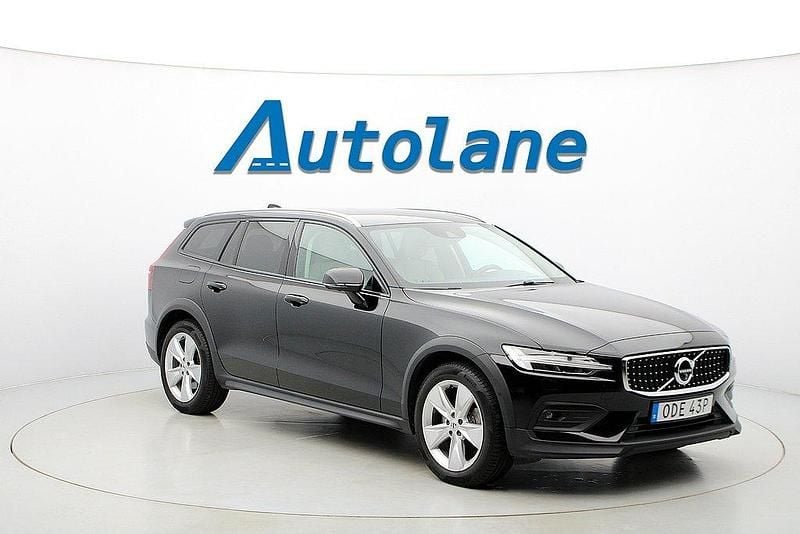 Svart Begagnad 2019 Volvo V60 CC Kombi | 299 900 kr (Lite dyr) - Bild 1/3
