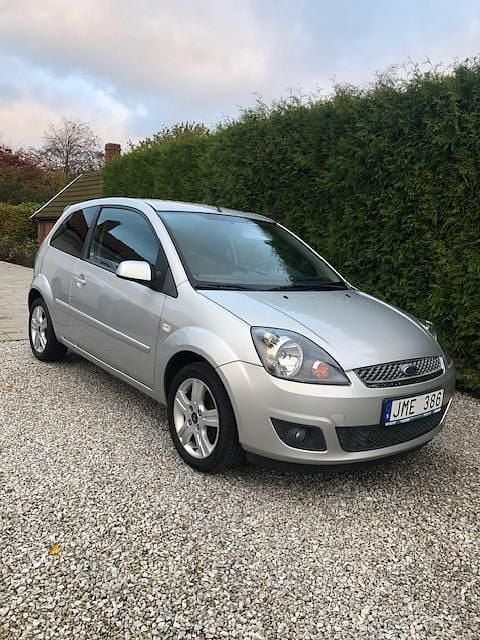Blå Begagnad 2008 Ford Fiesta Halvkombi | 25 000 kr (Bra pris) - Bild 1/1