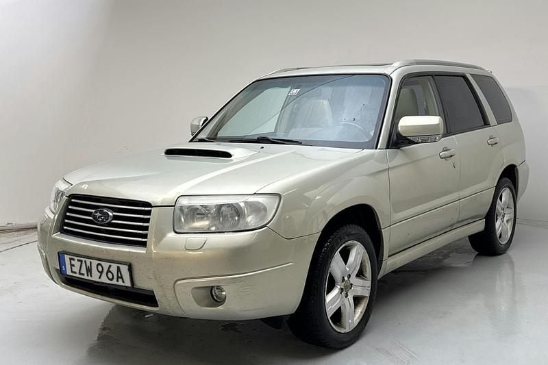 Silver Begagnad 2007 Subaru Forester SUV | 52 000 kr (Marknadspris) - Bild 1/4
