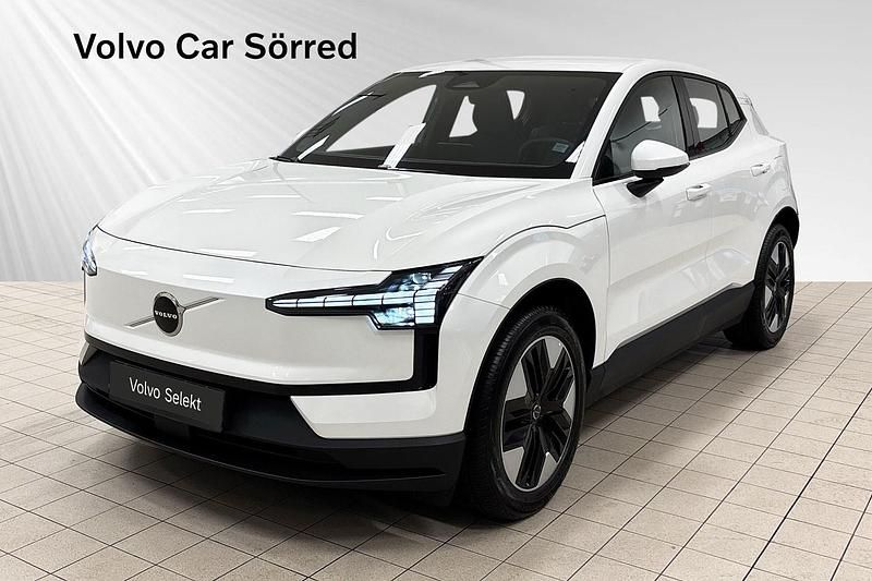 Vit Begagnad 2024 Volvo EX30 Single Motor Extended Range SUV | 379 900 kr - Bild 1/3