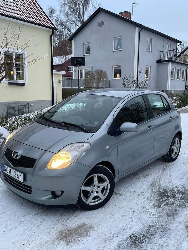 Begagnad 2007 Toyota Yaris | 39 000 kr (Marknadspris) - Bild 1/4
