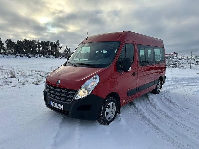 Röd Begagnad 2012 Renault Master Kombi | 104 900 kr (Marknadspris) - Bild 1/4