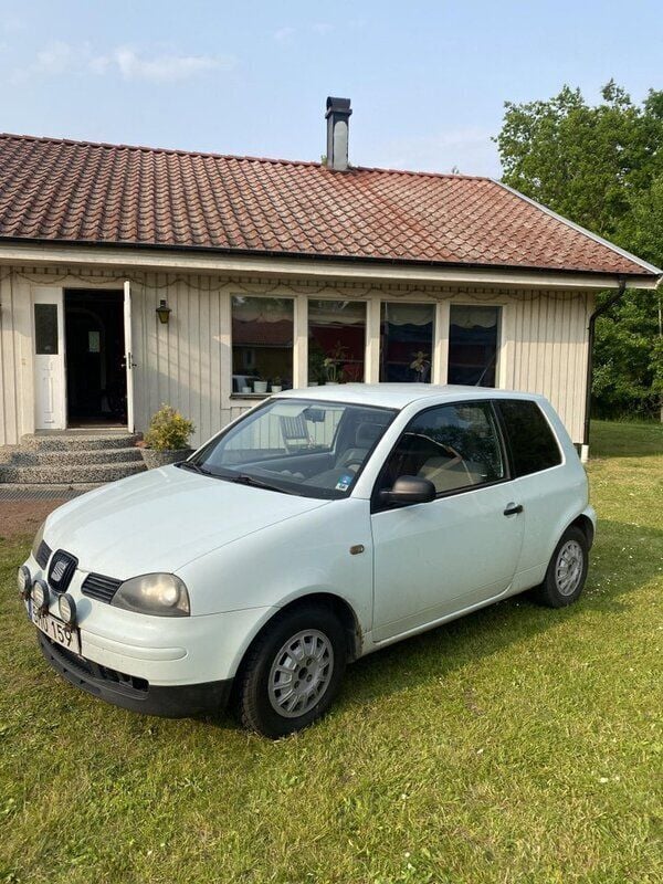 Blå Begagnad 2001 Seat Arosa Halvkombi | 7 000 kr - Bild 1/3