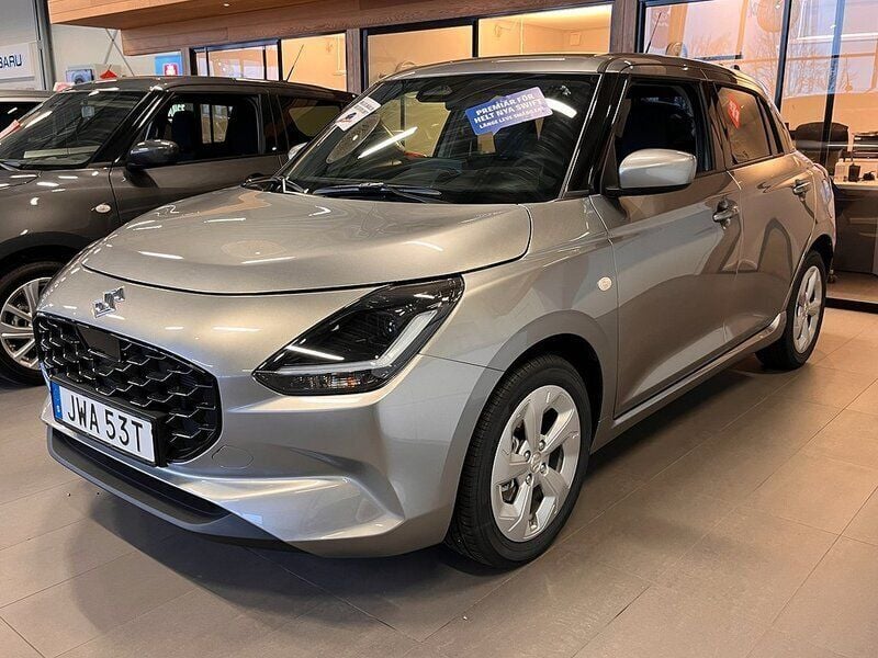 Grå Ny 2024 Suzuki Swift Halvkombi | 234 900 kr (Bra pris) - Bild 1/4