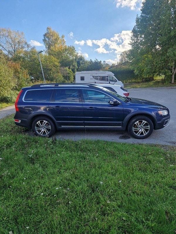 Blå Begagnad 2013 Volvo XC70 Momentum SUV | 95 000 kr (Superpris) - Bild 1/4