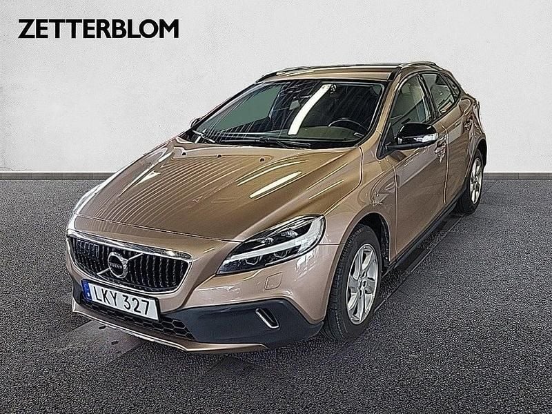 Brun Begagnad 2016 Volvo V40 CC Kombi | 174 900 kr (Marknadspris) - Bild 1/4