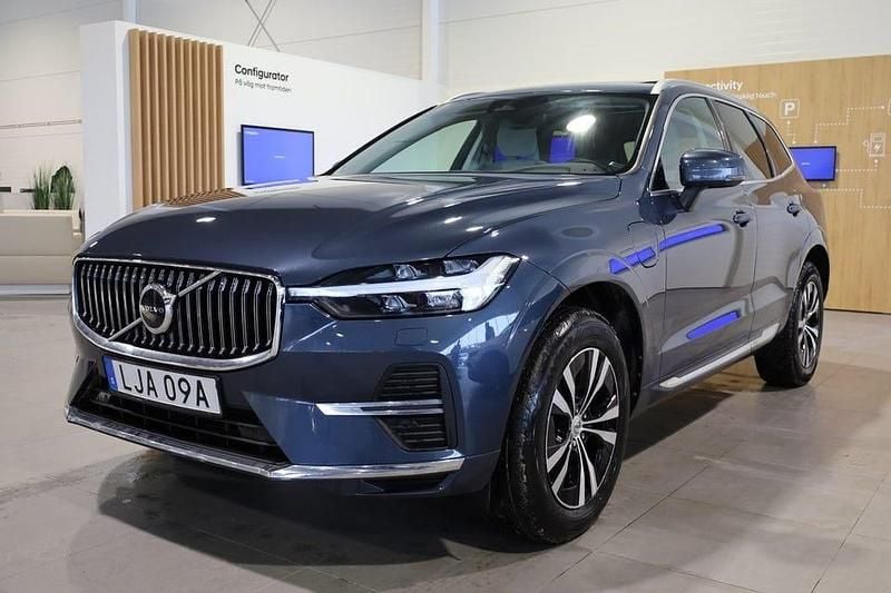 Begagnad Volvo XC60 Core 350 HK (257 kW) 2022 Blå SUV