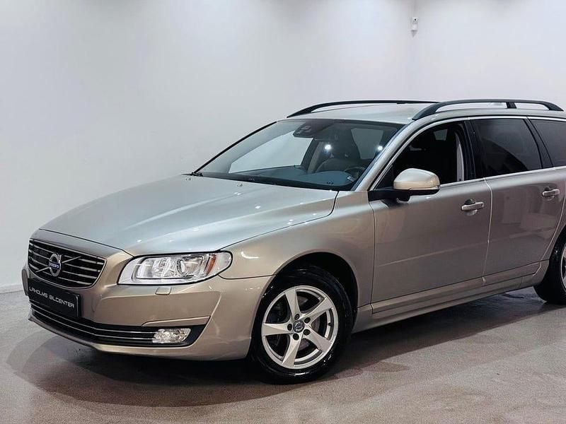 Begagnad Volvo V70 Momentum 150 HK (110 kW) 2016 Brun Kombi