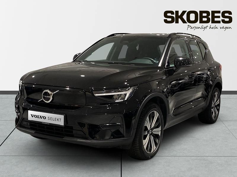 Begagnad Volvo XC40 Core 175 kW (238 HK) 2023 Svart SUV