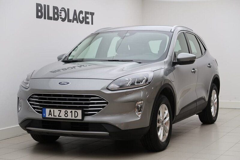Grå Begagnad 2022 Ford Kuga Titanium SUV | 249 500 kr (Marknadspris) - Bild 1/4