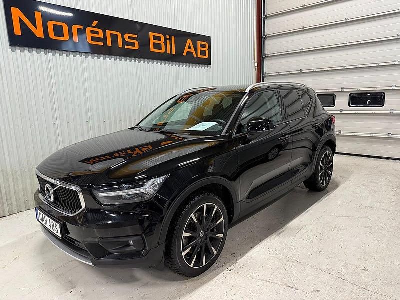 Svart Begagnad 2020 Volvo XC40 SUV | 299 000 kr (Marknadspris) - Bild 1/4