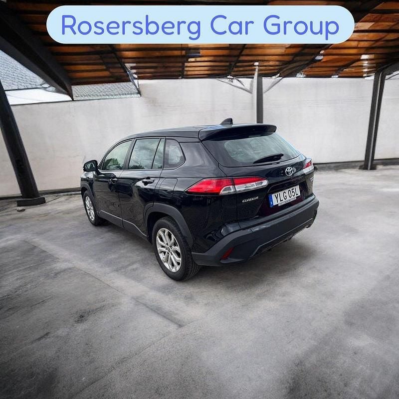 Begagnad Toyota Corolla Cross Active 198 HK (145 kW) 2023 Svart SUV