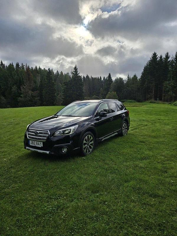 Svart Begagnad 2016 Subaru Outback SUV | 209 000 kr (Marknadspris) - Bild 1/4