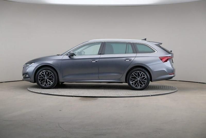 Begagnad Skoda Octavia Style 204 HK (150 kW) 2022 Grå