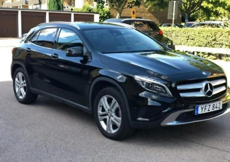 Svart Begagnad 2017 Mercedes GLA200 SUV | 185 000 kr (Bra pris) - Bild 1/4