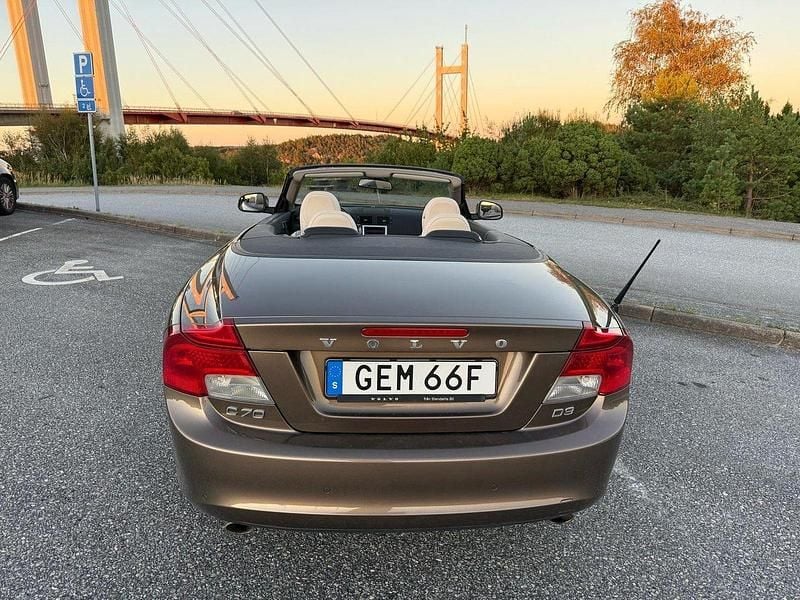 Brun Begagnad 2012 Volvo C70 Summum Cab | 225 000 kr (Dyr) - Bild 1/4