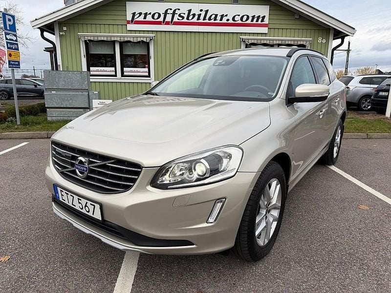 Ljusbrun (brun) Begagnad 2016 Volvo XC60 Momentum SUV | 249 900 kr (Bra pris) - Bild 1/4
