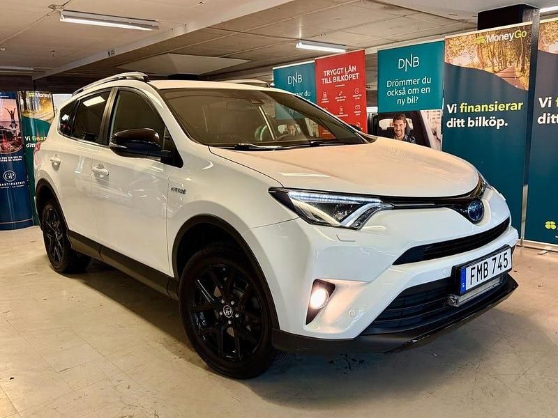 Begagnad Toyota RAV4 Hybrid 197 HK (144 kW) 2018 Vit SUV