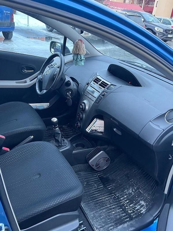 Begagnad 2010 Toyota Yaris Halvkombi | 55 000 kr (Marknadspris) - Bild 1/4