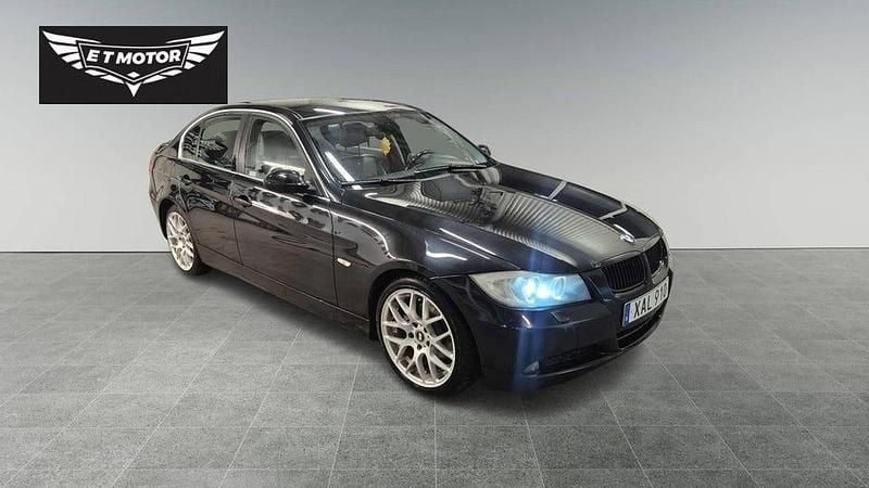 Svart Begagnad 2005 BMW 325 Advantage Sedan | 34 900 kr (Bra pris) - Bild 1/4