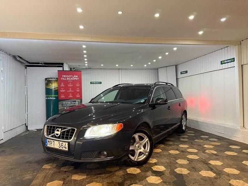 Begagnad Volvo V70 Momentum 180 HK (132 kW) 2011 Grå Kombi