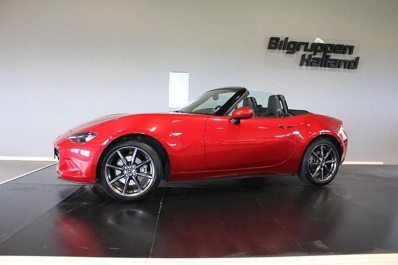 Röd Begagnad 2016 Mazda MX5 Inclusive Cab | 244 900 kr (Marknadspris) - Bild 1/4