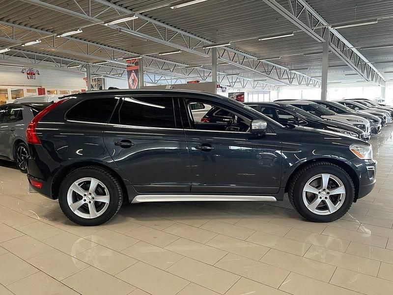 Begagnad Volvo XC60 R-Design 215 HK (158 kW) 2012 Grå SUV