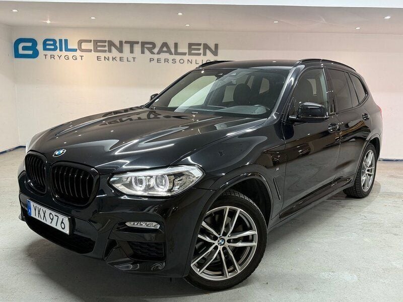 Svart Begagnad 2018 BMW X3 M Sport SUV | 329 900 kr - Bild 1/4