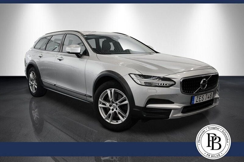 Silver Begagnad 2018 Volvo V90 CC Kombi | 244 900 kr (Bra pris) - Bild 1/4