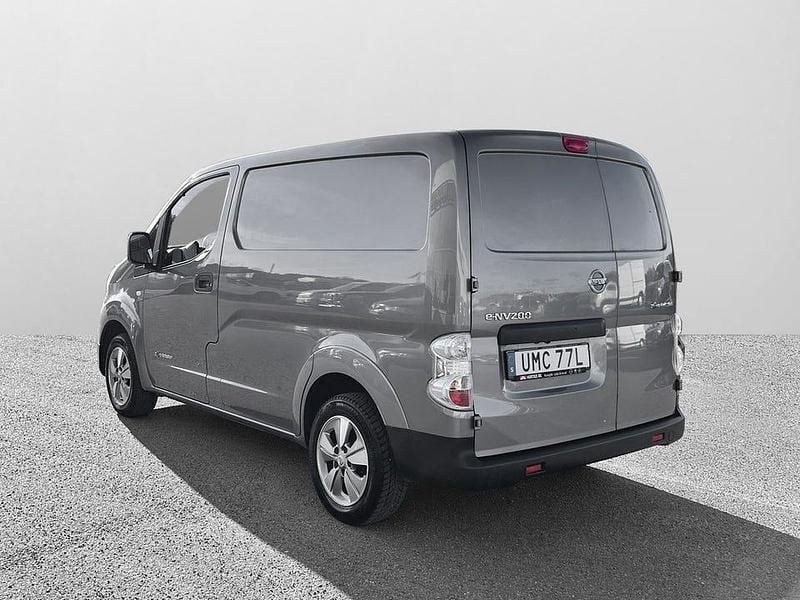 Begagnad Nissan e-NV200 Comfort 80 kW (109 HK) 2021 Gråmet Minibuss
