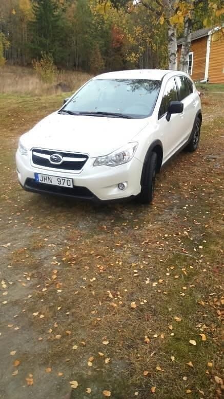 Vit Begagnad 2012 Subaru XV SUV | 45 000 kr (Bra pris) - Bild 1/2