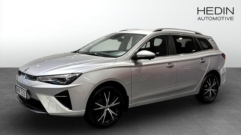 Grå Begagnad 2022 MG MG5 EV Kombi | 199 900 kr (Marknadspris) - Bild 1/4