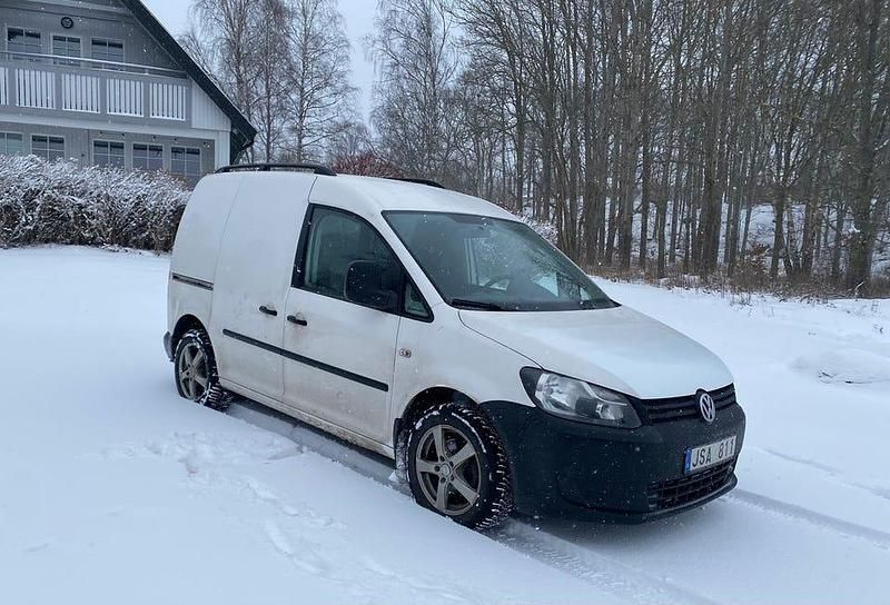 Begagnad VW Caddy 102 HK (75 kW) 2012 Minibuss