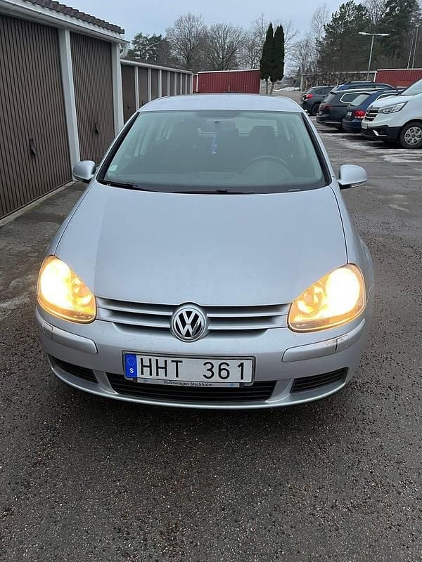 Begagnad VW Golf V 102 HK (75 kW) 2007