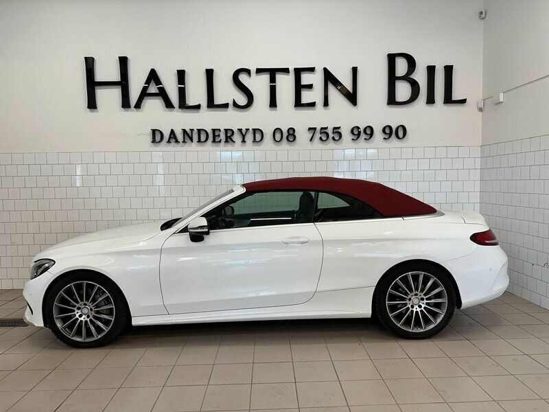 Vit Begagnad 2016 Mercedes C200 AMG Cab | 379 000 kr (Dyr) - Bild 1/4