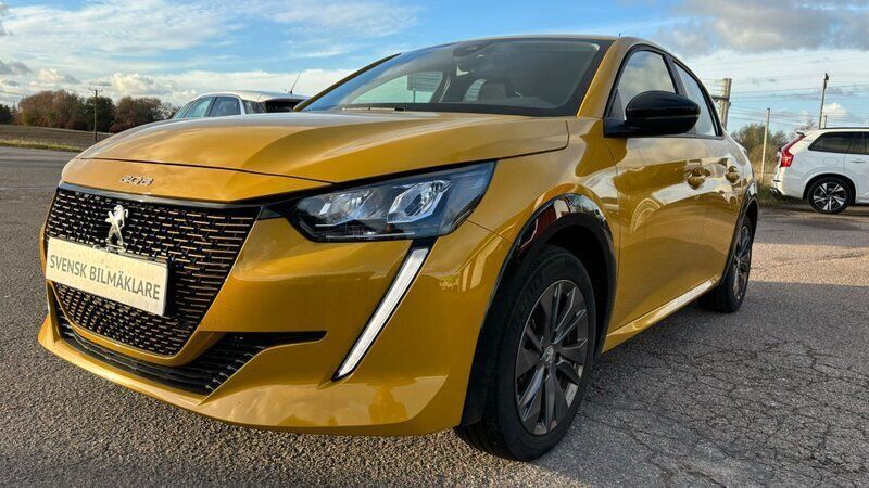 Gul Begagnad 2022 Peugeot e-208 Halvkombi | 204 900 kr (Dyr) - Bild 1/4