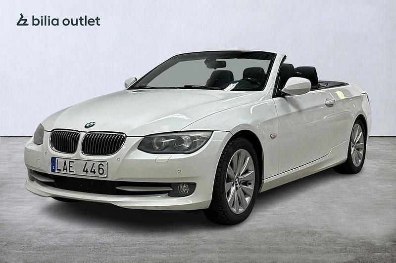 Begagnad BMW 325 218 HK (160 kW) 2010 Vit Cab