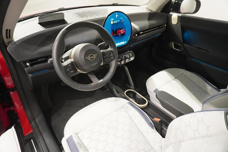 Begagnad Mini Cooper SE 162 kW (221 HK) 2024 Röd Halvkombi