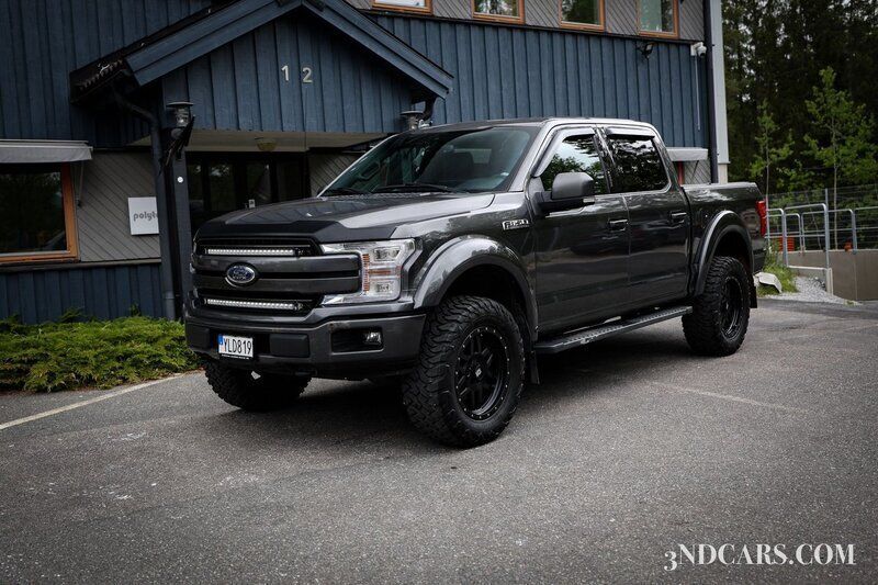 Grå Begagnad 2018 Ford F-150 Lariat Pickup | 489 900 kr - Bild 1/4