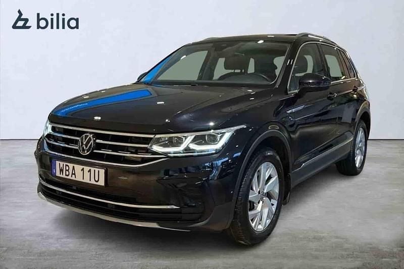 Svart Begagnad 2024 VW Tiguan SUV | 399 900 kr (Lite dyr) - Bild 1/1