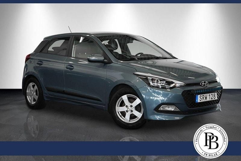 Blå Begagnad 2016 Hyundai i20 Comfort Halvkombi | 89 900 kr (Marknadspris) - Bild 1/3