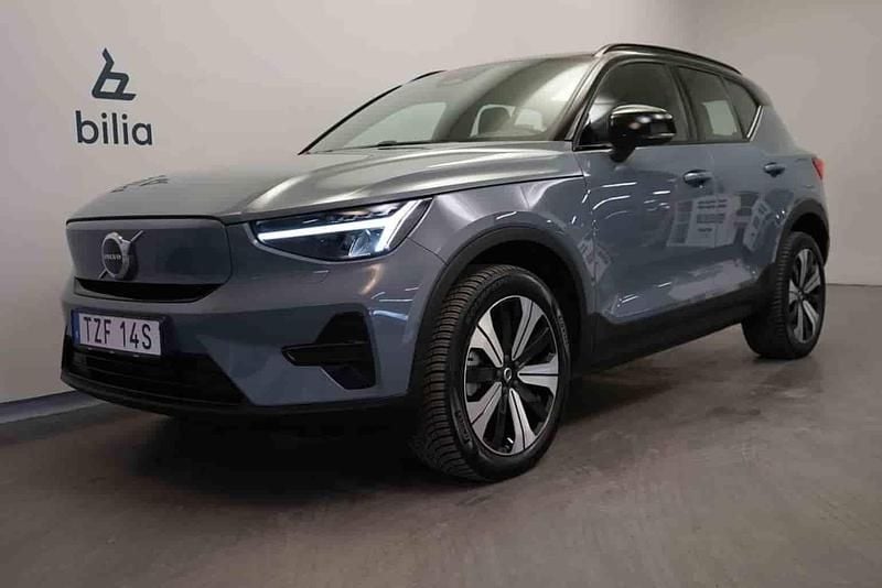 Grå Begagnad 2023 Volvo XC40 Single Motor SUV | 329 500 kr - Bild 1/1