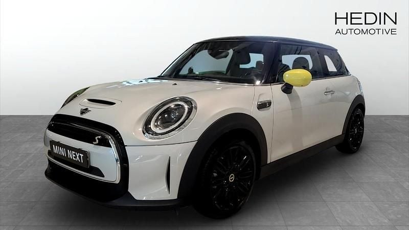 Silver (white) Begagnad 2022 Mini Cooper SE Halvkombi | 218 700 kr (Marknadspris) - Bild 1/4