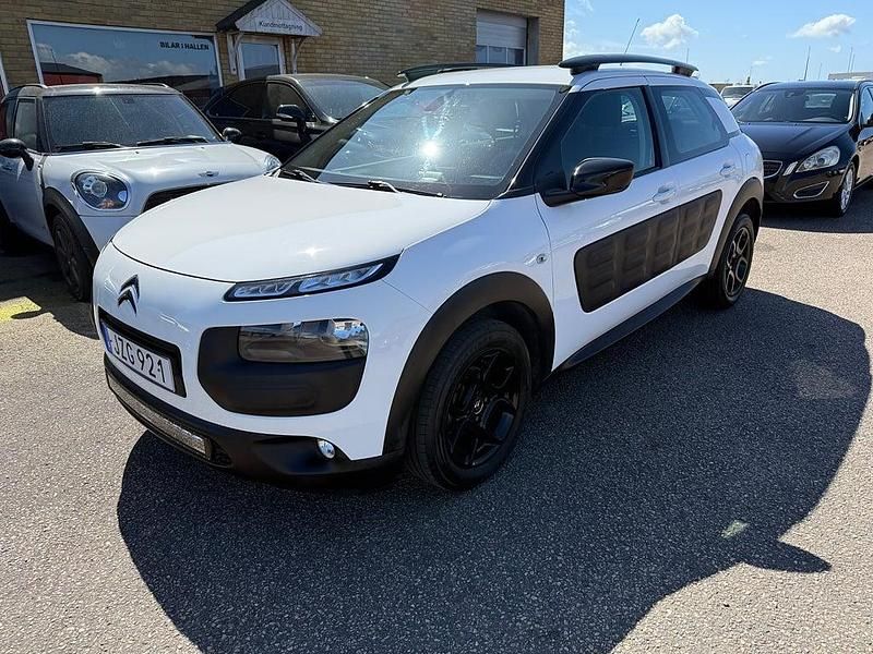 Begagnad Citroën C4 Cactus 82 HK (60 kW) 2015 Vit Halvkombi